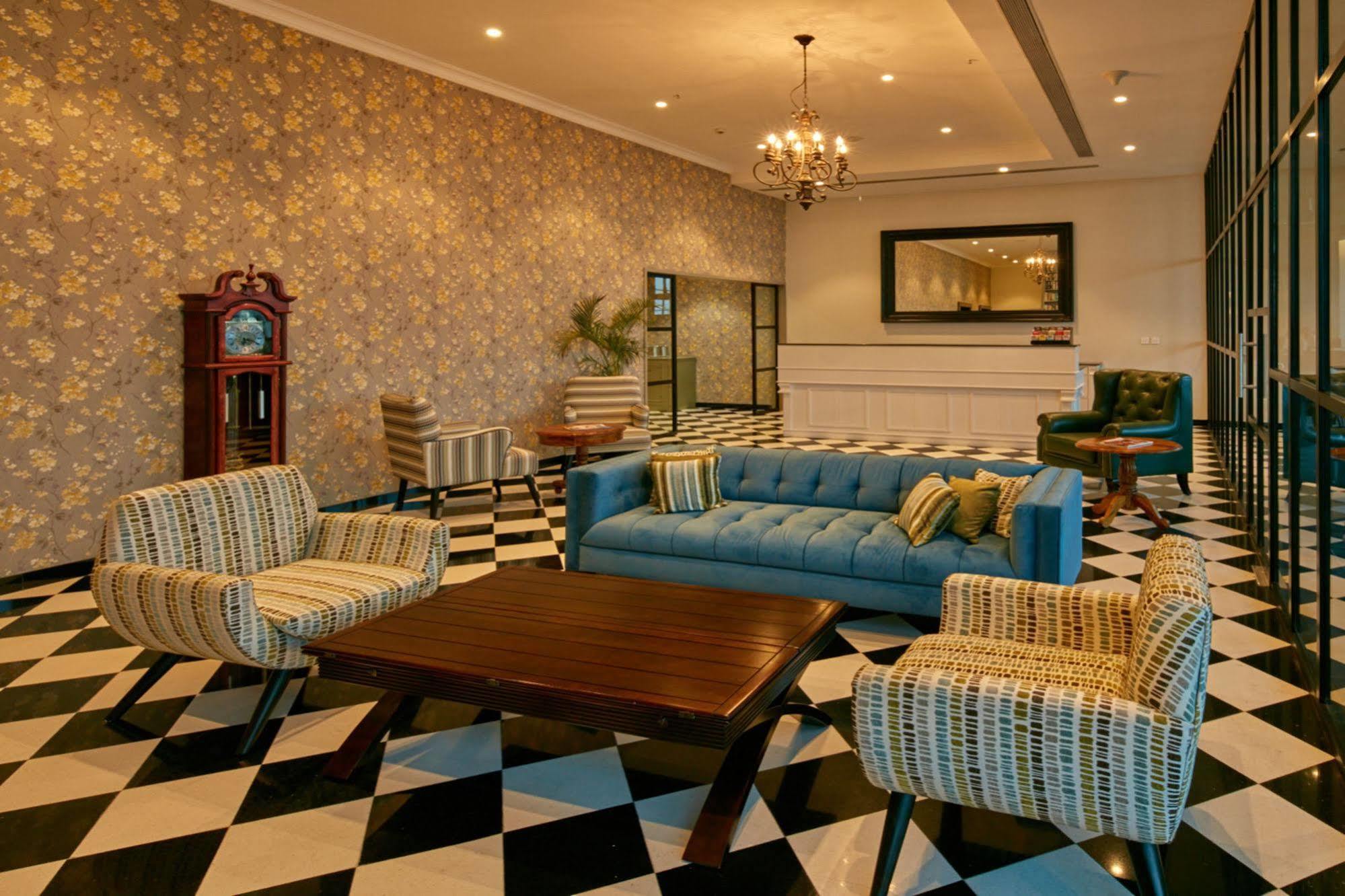 The Waverly Hotel & Residences Bangalore Luaran gambar
